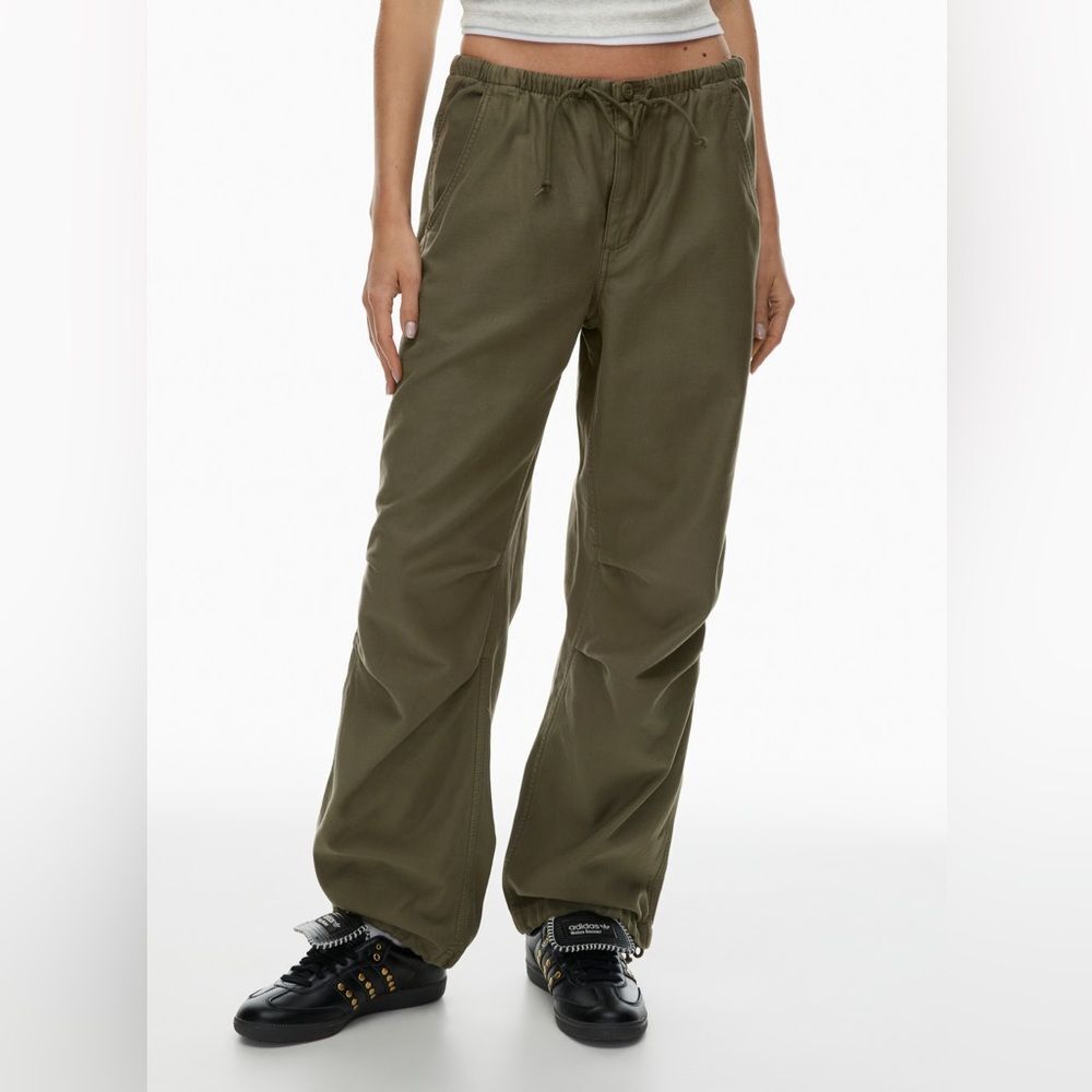 TNA x Aritzia Olive Green Cache Cargo Parachute Pants Size Extra Small